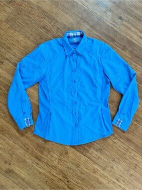 Kuhl blue zip pocket outdoorsy long sleeve button up shirt Size M